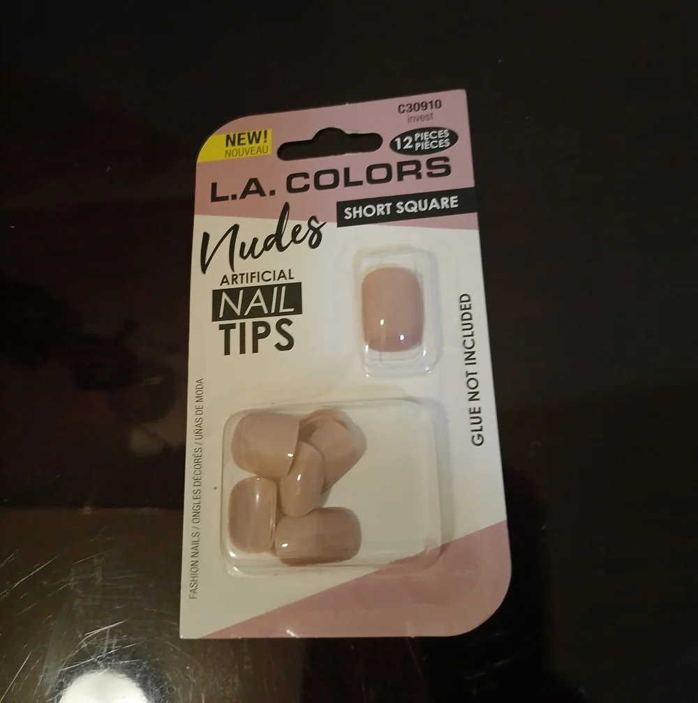 Artificial Nails - Picture 3 of 11